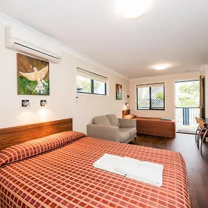 cypress-pines-studio-villas-chinchilla.queenslandhotels.net/